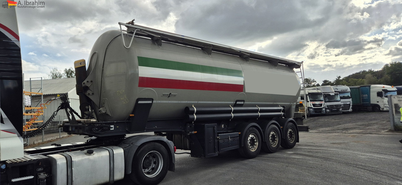 SPITZER SKL2745CAL leichter Anfahrschaden elektr. Pumpe - Silo cisterna: obrázek 1 SPITZER SKL2745CAL leichter Anfahrschaden elektr. Pumpe - Silo cisterna: obrázek 1