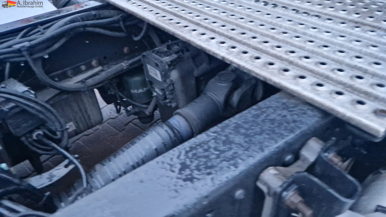 MAN 18.480 TGX XLX Retarder 2x Tank deutsches Fahrzeug, Kamera, Navi - Tahač: obrázek 5 MAN 18.480 TGX XLX Retarder 2x Tank deutsches Fahrzeug, Kamera, Navi - Tahač: obrázek 5