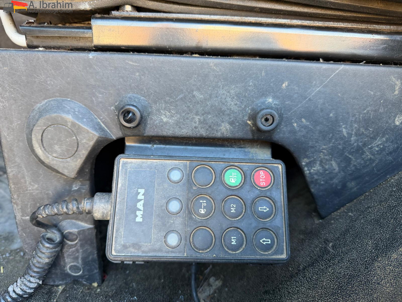MAN 26.464 6x4 | Retarder | Klima | Schaltgetriebe | 3 Pedals - Tahač: obrázek 4 MAN 26.464 6x4 | Retarder | Klima | Schaltgetriebe | 3 Pedals - Tahač: obrázek 4