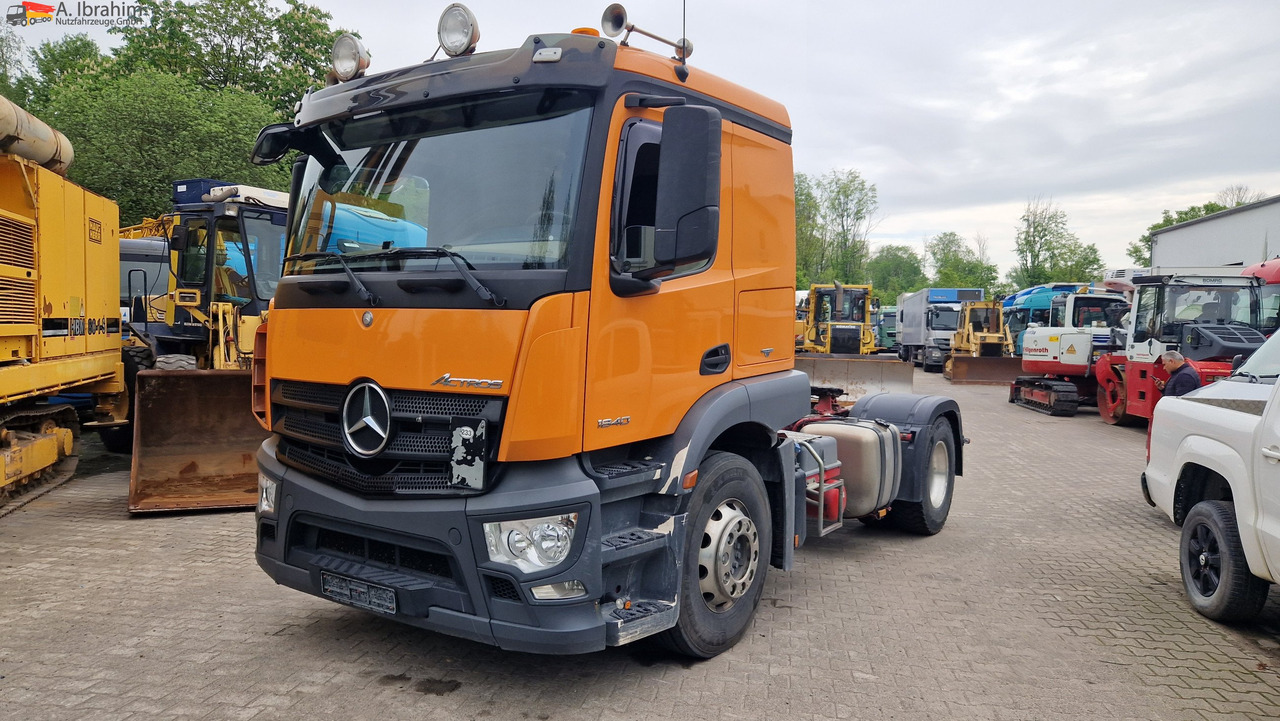 Mercedes-Benz 1840 Actros, 3x vorhanden, identisch deutsche Fahrzeuge einsatzbereit - Tahač: obrázek 1 Mercedes-Benz 1840 Actros, 3x vorhanden, identisch deutsche Fahrzeuge einsatzbereit - Tahač: obrázek 1