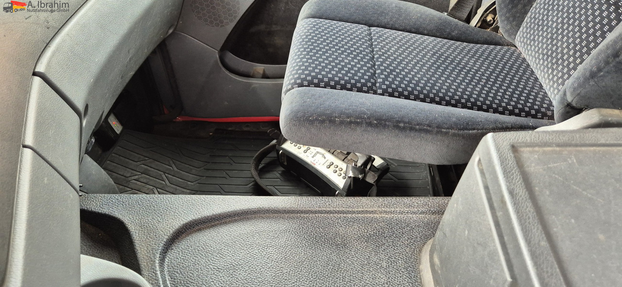 Mercedes-Benz 1841 Kran HIAB 166Bj. 2016 Funk FB ,mp3 - Tahač: obrázek 5 Mercedes-Benz 1841 Kran HIAB 166Bj. 2016 Funk FB ,mp3 - Tahač: obrázek 5