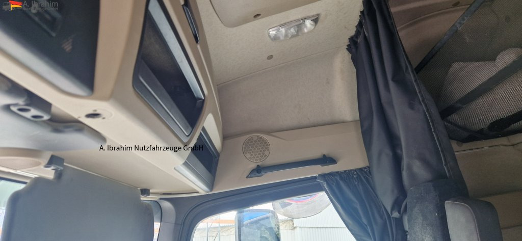 Mercedes-Benz 1843 DB 1843 mit PTU für Kompressor Unfall, bedingt fahrbereit. Video vorh. - Tahač: obrázek 2 Mercedes-Benz 1843 DB 1843 mit PTU für Kompressor Unfall, bedingt fahrbereit. Video vorh. - Tahač: obrázek 2