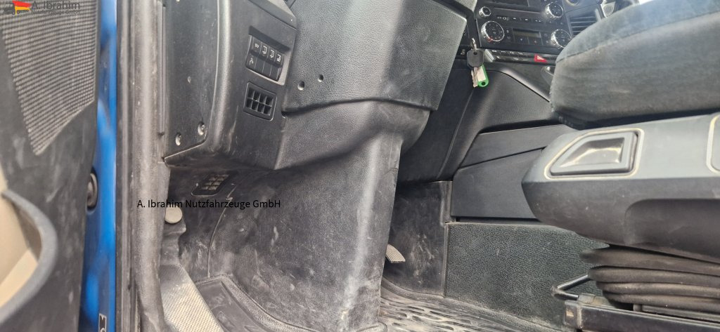 Mercedes-Benz 1843 DB 1843 mit PTU für Kompressor Unfall, bedingt fahrbereit. Video vorh. - Tahač: obrázek 4 Mercedes-Benz 1843 DB 1843 mit PTU für Kompressor Unfall, bedingt fahrbereit. Video vorh. - Tahač: obrázek 4