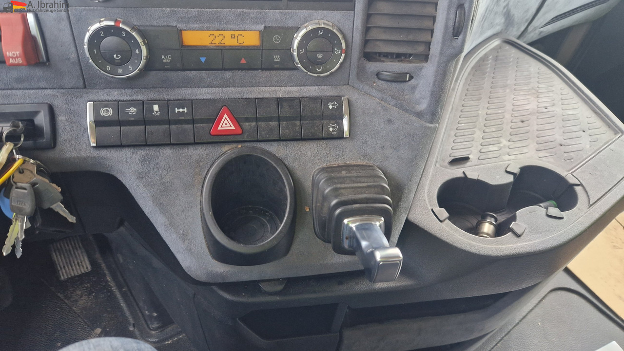 Mercedes-Benz 1845 Kipphydraulik - Tahač: obrázek 4 Mercedes-Benz 1845 Kipphydraulik - Tahač: obrázek 4