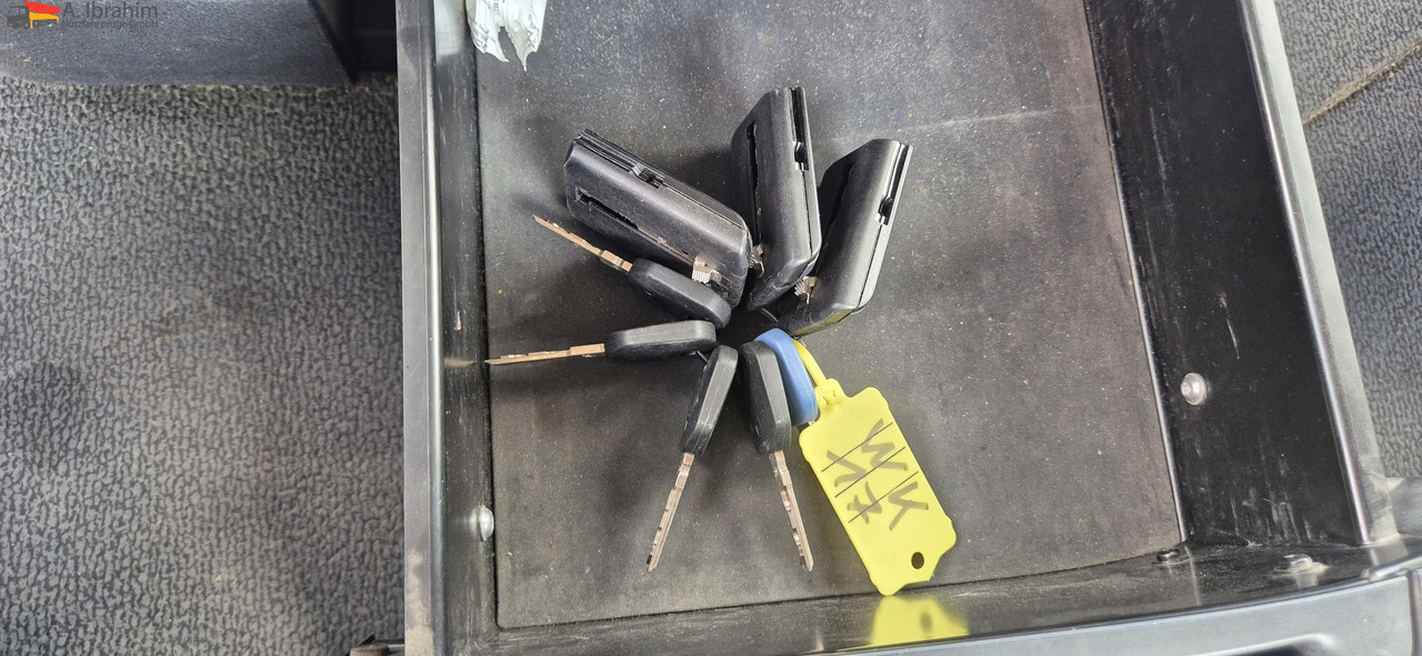 Mercedes-Benz DB 1842H 4x4 Hydrodrive Scheckheft bei Mercedes - Tahač: obrázek 4 Mercedes-Benz DB 1842H 4x4 Hydrodrive Scheckheft bei Mercedes - Tahač: obrázek 4