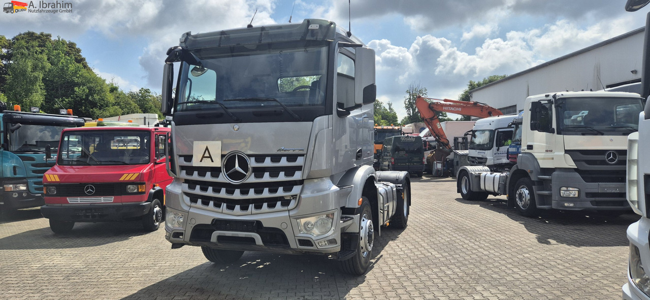 Mercedes-Benz DB 1842H 4x4 Hydrodrive Scheckheft bei Mercedes - Tahač: obrázek 1 Mercedes-Benz DB 1842H 4x4 Hydrodrive Scheckheft bei Mercedes - Tahač: obrázek 1