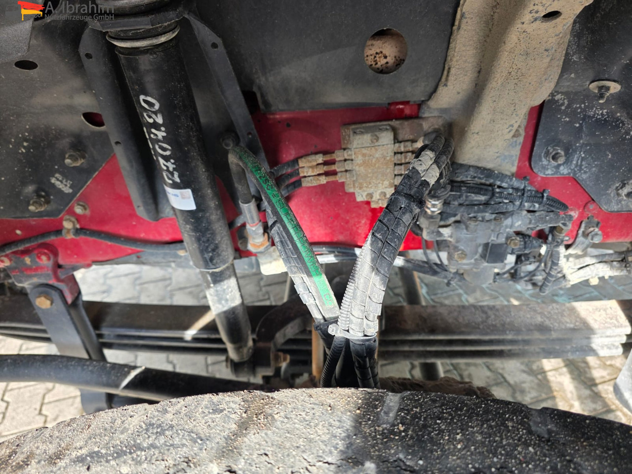 Scania R560 | 6x4 | V8 | Blatt Blatt | Schaltgetriebe | Kipphydraulik | Klima | Trommelbremse| 3 Pedals - Tahač: obrázek 5 Scania R560 | 6x4 | V8 | Blatt Blatt | Schaltgetriebe | Kipphydraulik | Klima | Trommelbremse| 3 Pedals - Tahač: obrázek 5
