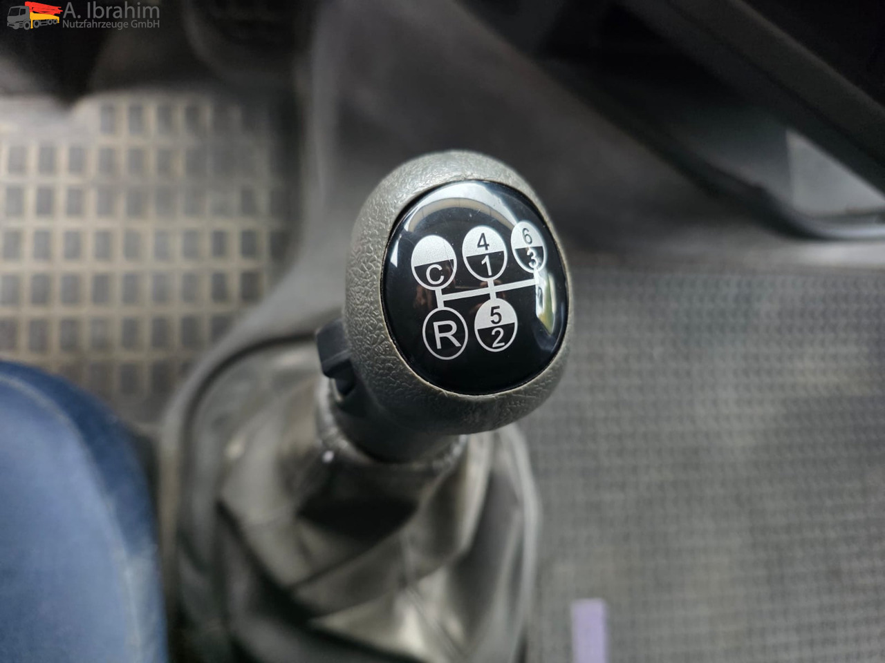 Volvo FH 520 | 6x4 | Schaltgetriebe | Blatt Blatt Klima | Trommelbremse | 3 Pedals - Tahač: obrázek 2 Volvo FH 520 | 6x4 | Schaltgetriebe | Blatt Blatt Klima | Trommelbremse | 3 Pedals - Tahač: obrázek 2