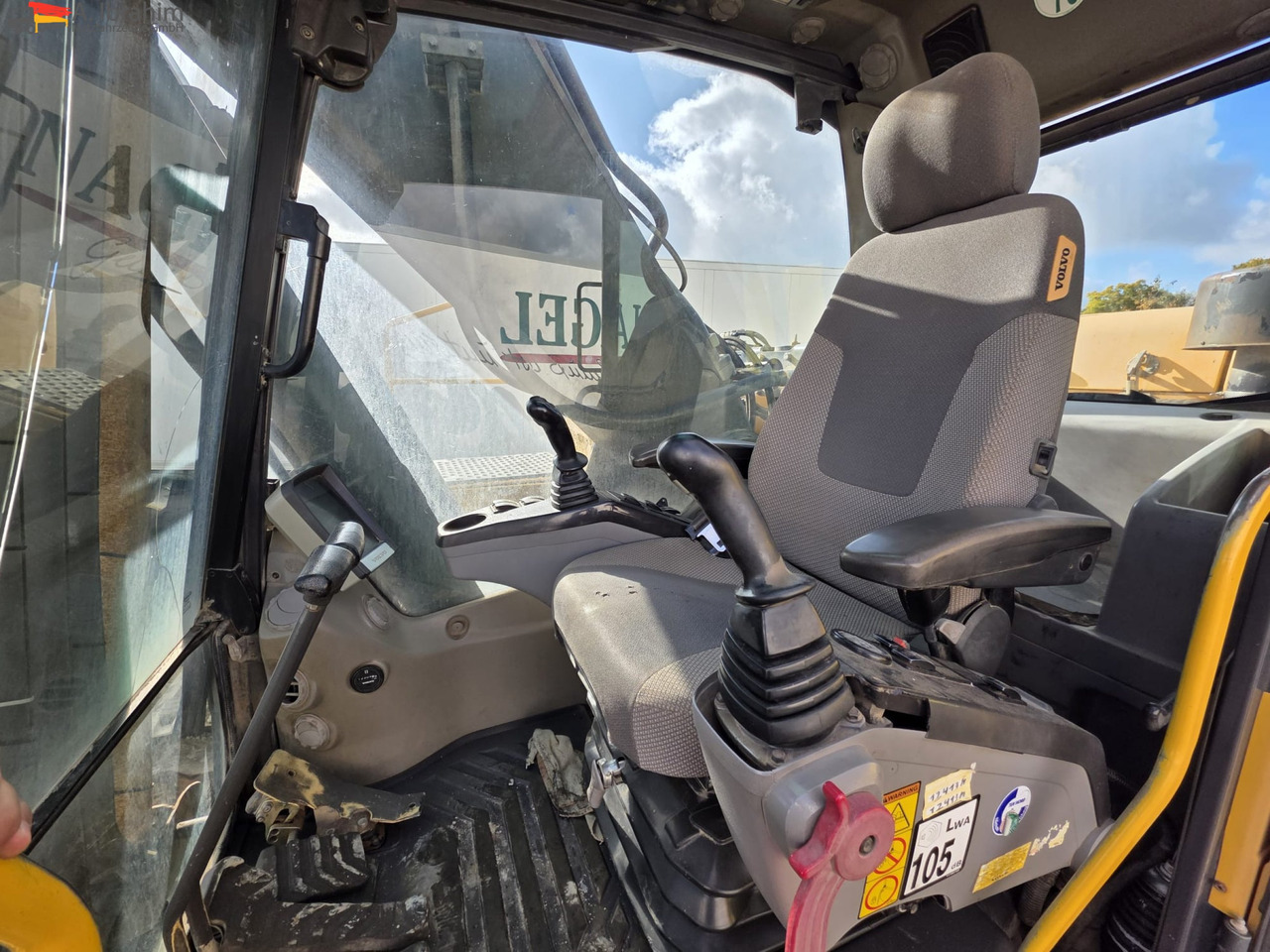 Volvo EC360C Schnellwechsler | Hammerhydraulik | Klima | 40t | 12305 St. - Pásové rýpadlo: obrázek 3 Volvo EC360C Schnellwechsler | Hammerhydraulik | Klima | 40t | 12305 St. - Pásové rýpadlo: obrázek 3