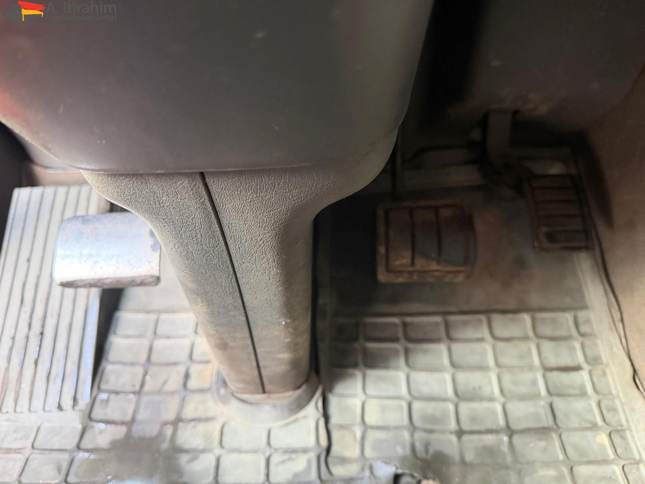 Volvo FH12-420 8x2 Fahrzeugpapiere Schweiz - Hákový nosič kontejnerů: obrázek 2 Volvo FH12-420 8x2 Fahrzeugpapiere Schweiz - Hákový nosič kontejnerů: obrázek 2