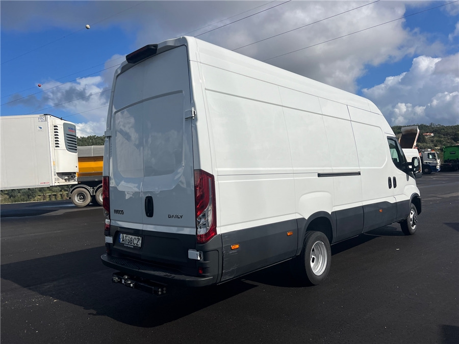 Iveco 35C16 - Furgon: obrázek 4 Iveco 35C16 - Furgon: obrázek 4