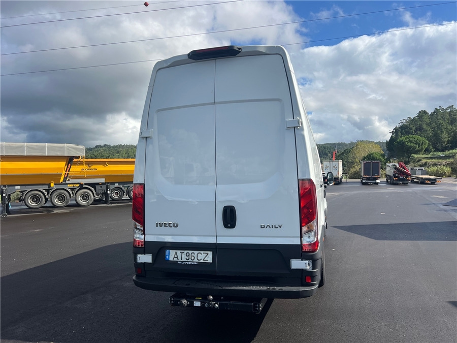 Iveco 35C16 - Furgon: obrázek 5 Iveco 35C16 - Furgon: obrázek 5