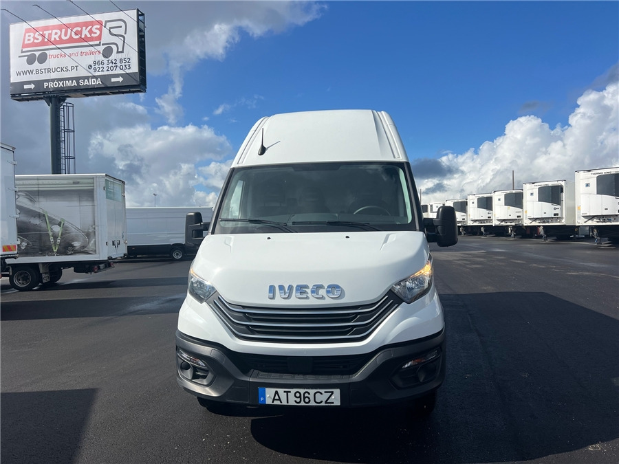 Iveco 35C16 - Furgon: obrázek 2 Iveco 35C16 - Furgon: obrázek 2