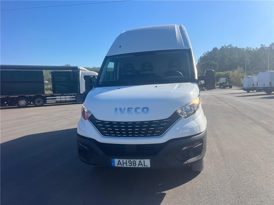 Iveco 35C16 - Furgon: obrázek 2 Iveco 35C16 - Furgon: obrázek 2