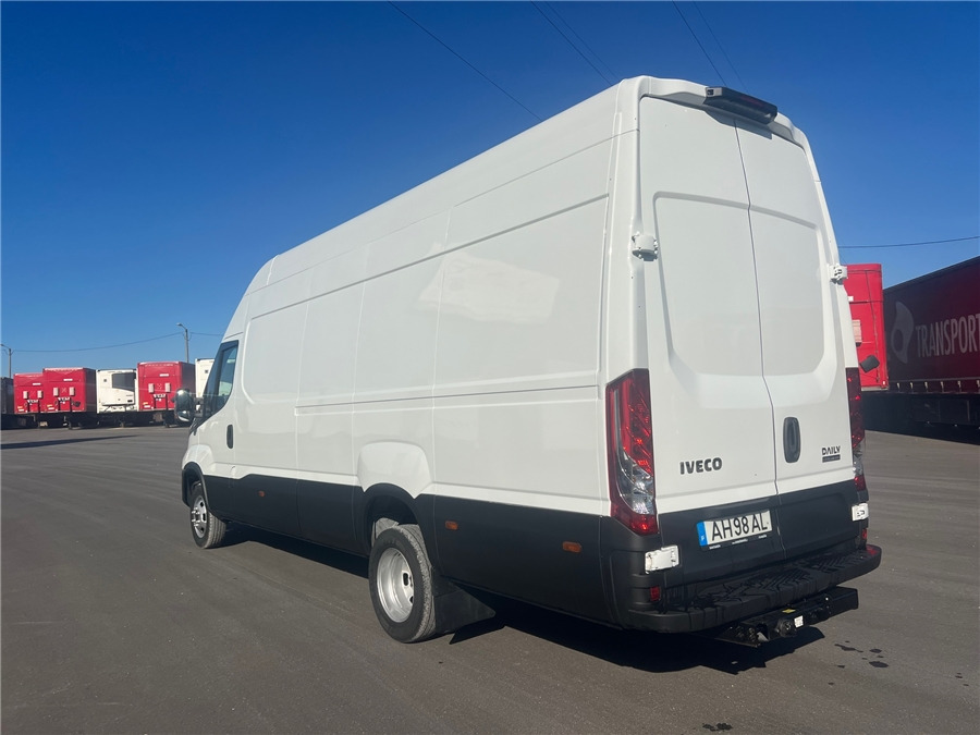 Iveco 35C16 - Furgon: obrázek 4 Iveco 35C16 - Furgon: obrázek 4