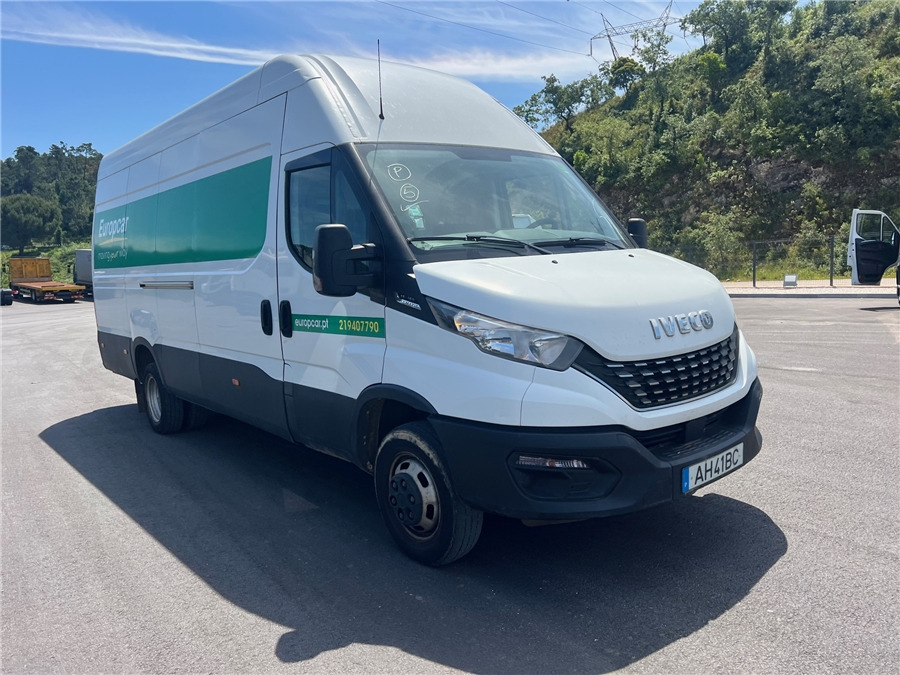 Iveco 35C16HA8V - Furgon: obrázek 3 Iveco 35C16HA8V - Furgon: obrázek 3