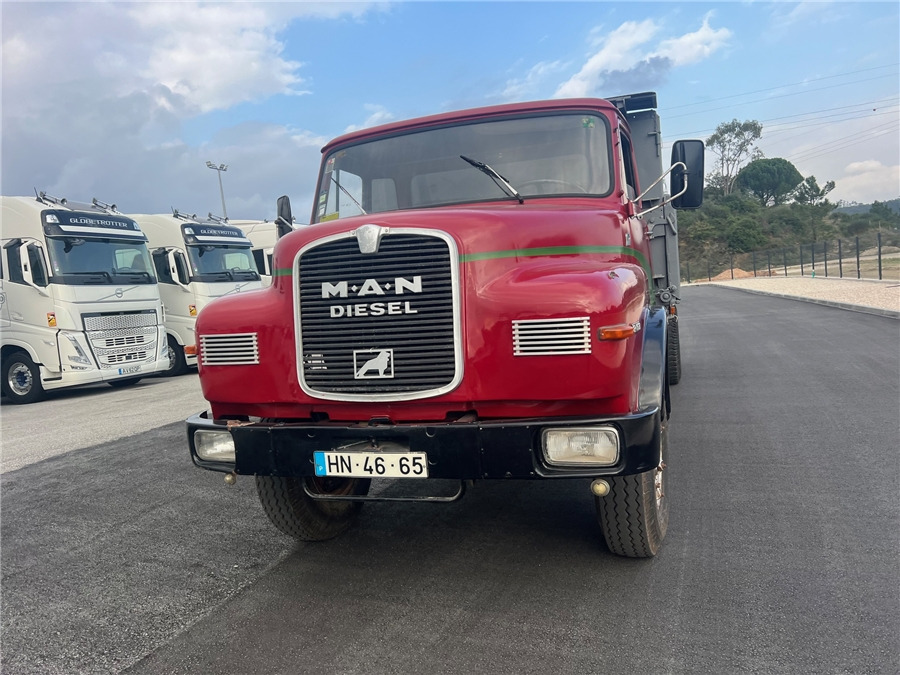 MAN 8168 - Sklápěč: obrázek 2 MAN 8168 - Sklápěč: obrázek 2