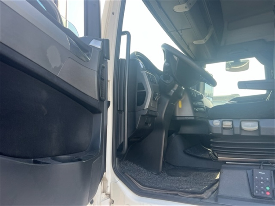 MAN TGX 18.480/RETARDER/ - Tahač: obrázek 5 MAN TGX 18.480/RETARDER/ - Tahač: obrázek 5