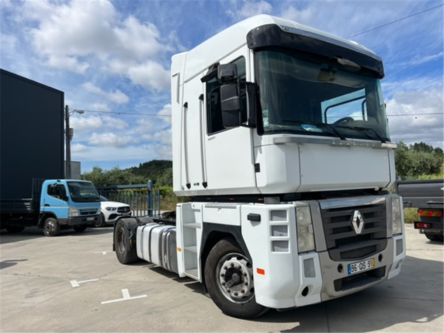 Renault AE 480 - Tahač: obrázek 2 Renault AE 480 - Tahač: obrázek 2