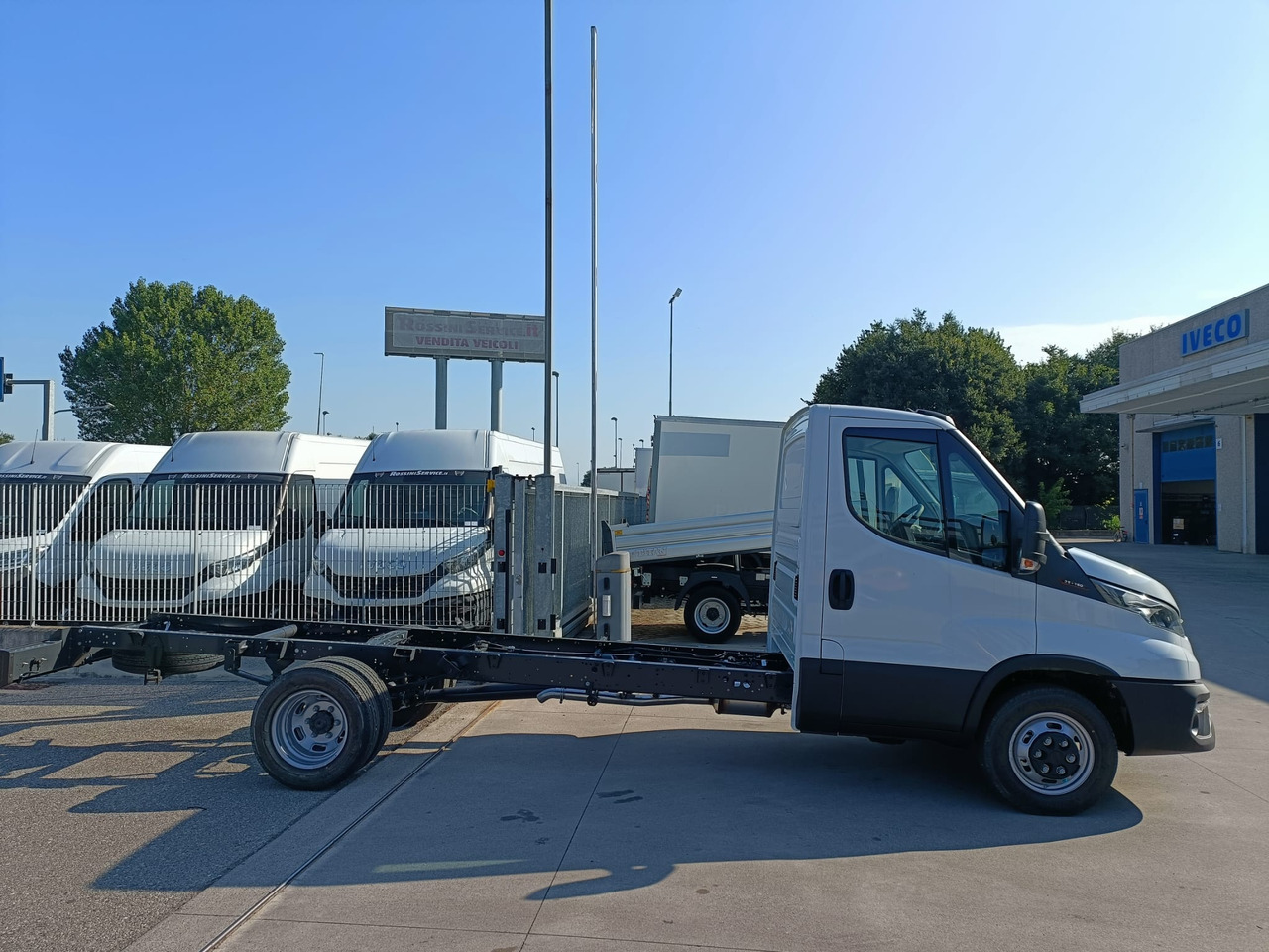 IVECO DAILY 35C16 MOD. 2025 A TELAIO NUOVO - Dodávka: obrázek 4 IVECO DAILY 35C16 MOD. 2025 A TELAIO NUOVO - Dodávka: obrázek 4