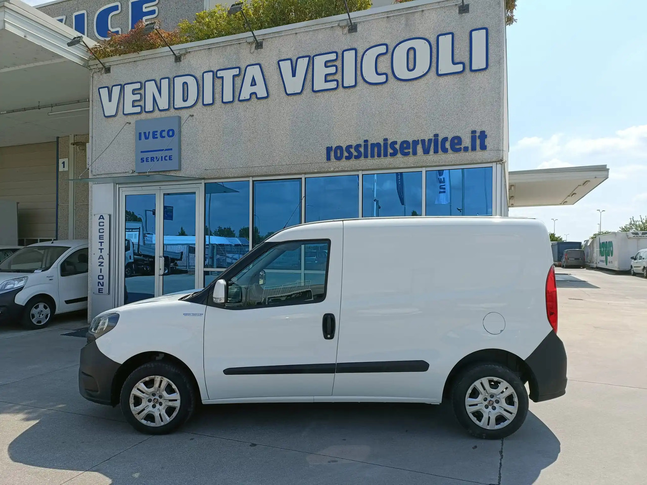 FIAT DOBLO CARGO 1.3 MJT SX - Furgon: obrázek 2 FIAT DOBLO CARGO 1.3 MJT SX - Furgon: obrázek 2