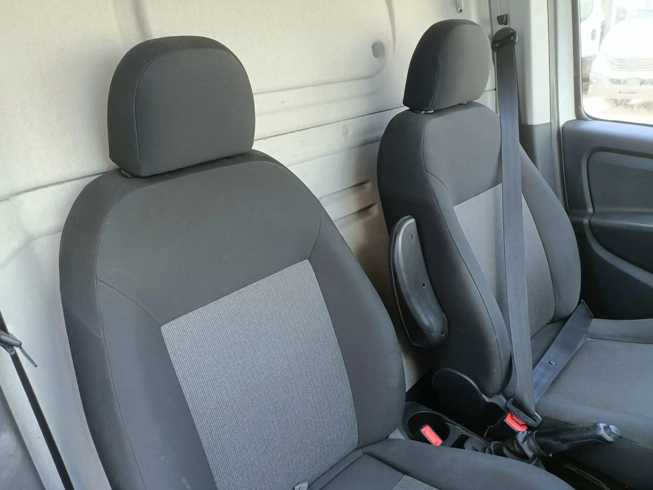 FIAT DOBLO CARGO 1.3 MJT SX - Furgon: obrázek 5 FIAT DOBLO CARGO 1.3 MJT SX - Furgon: obrázek 5