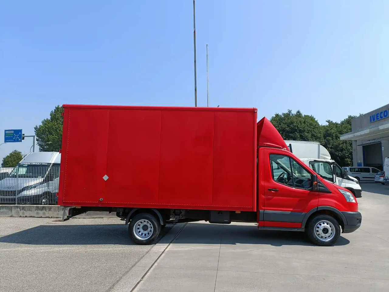 FORD TRANSIT FURGONATO BOX - Dodávka skřín: obrázek 2 FORD TRANSIT FURGONATO BOX - Dodávka skřín: obrázek 2