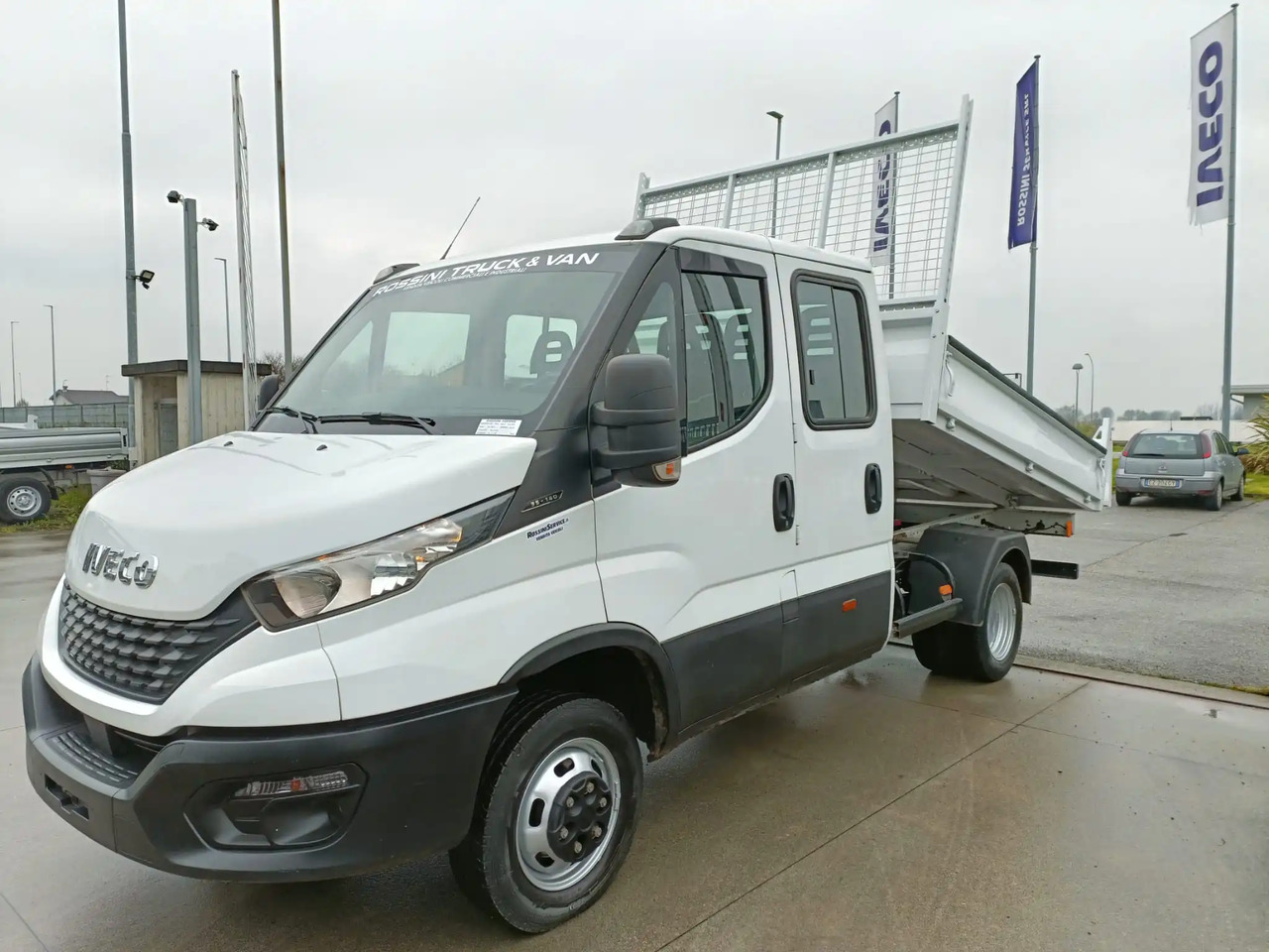 IVECO DAILY 35C14 DOPPIA CABINA RIBALTABILE 2.3 - Dodávka sklápěč: obrázek 4 IVECO DAILY 35C14 DOPPIA CABINA RIBALTABILE 2.3 - Dodávka sklápěč: obrázek 4