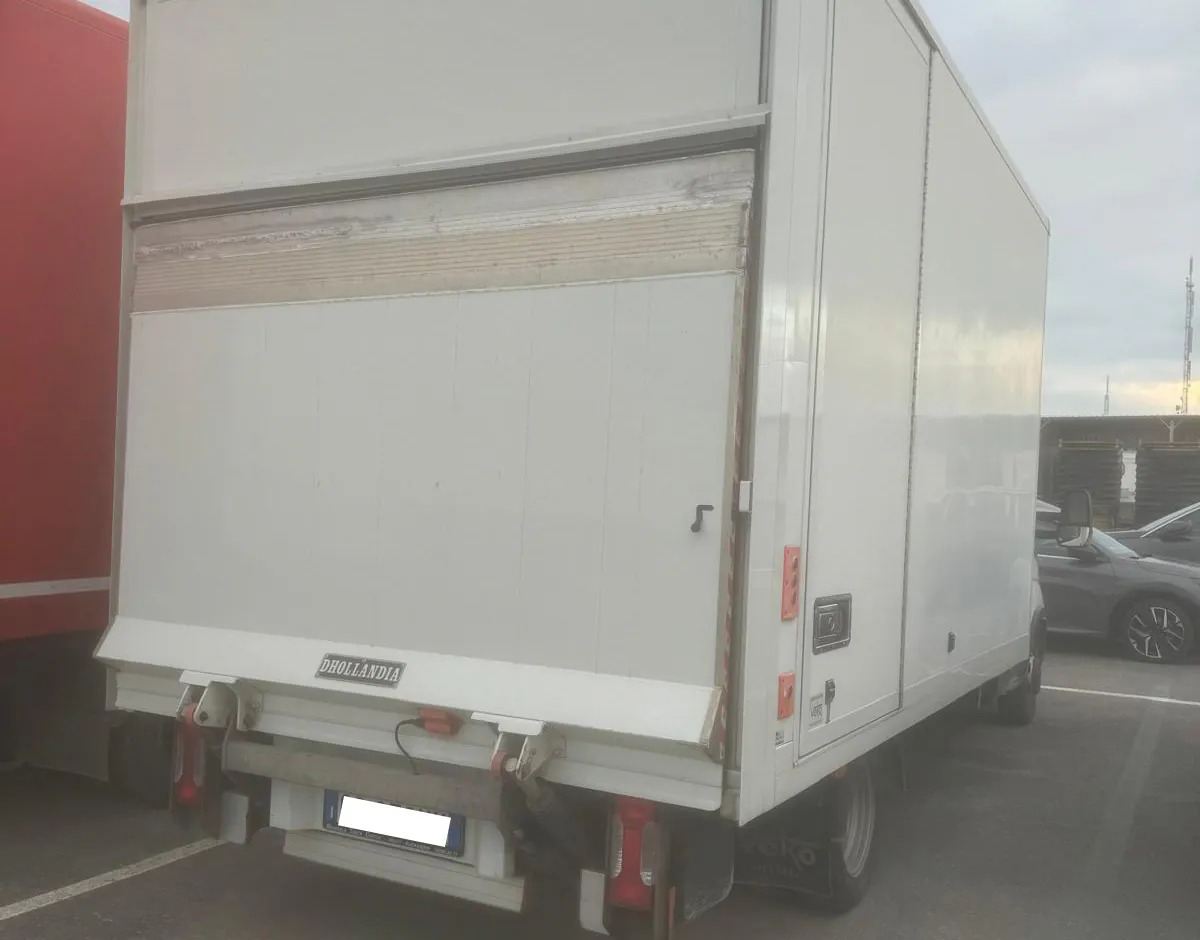 IVECO DAILY 35C14 - Dodávka skřín: obrázek 2 IVECO DAILY 35C14 - Dodávka skřín: obrázek 2