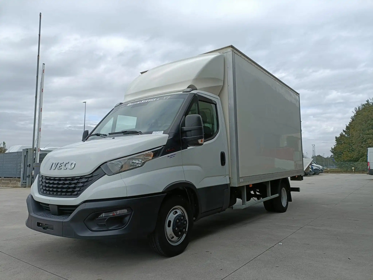 IVECO DAILY 35C16 3.0 - Dodávka skřín: obrázek 3 IVECO DAILY 35C16 3.0 - Dodávka skřín: obrázek 3