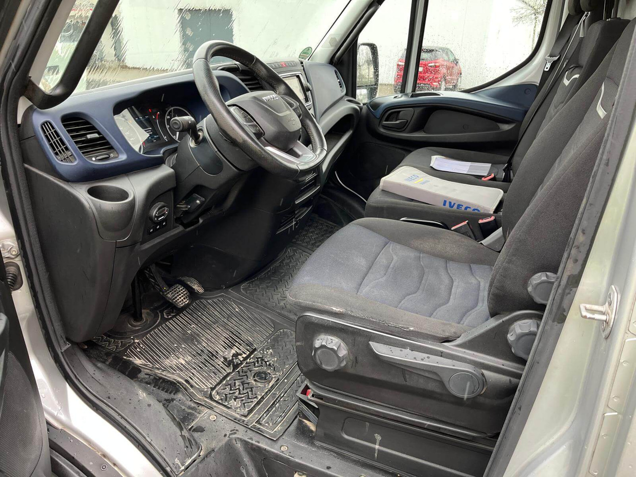IVECO DAILY 35C18P FURGONE STANDARD - Furgon: obrázek 4 IVECO DAILY 35C18P FURGONE STANDARD - Furgon: obrázek 4