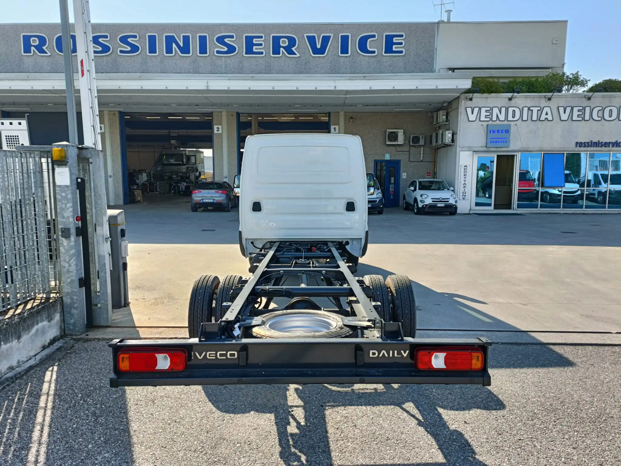 IVECO DAILY 60C18 A TELAIO KM 0 - Podvozek s kabinou: obrázek 3 IVECO DAILY 60C18 A TELAIO KM 0 - Podvozek s kabinou: obrázek 3