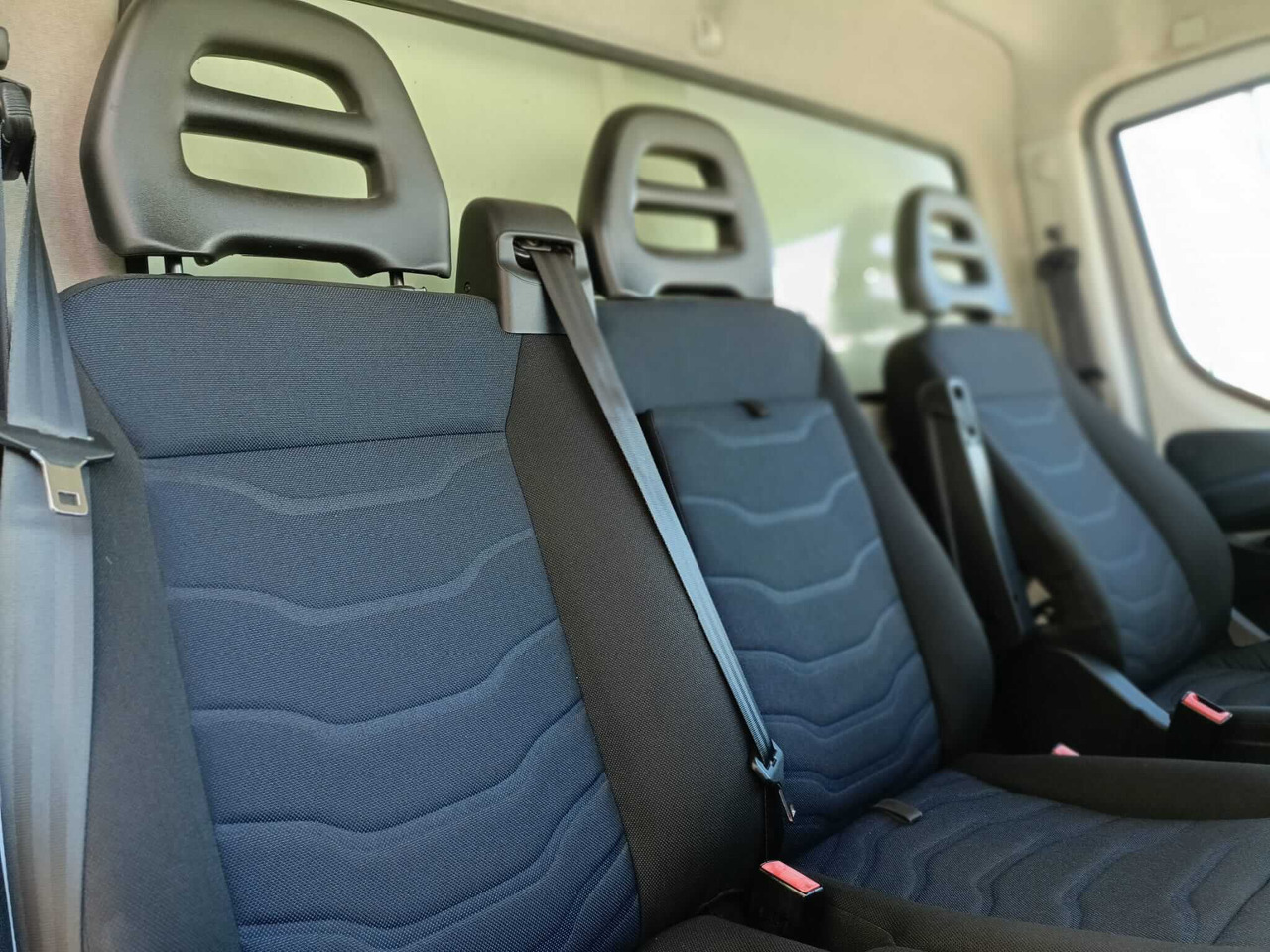 IVECO DAILY 60C18 RIBALTABILE CON GRU - Sklápěč: obrázek 5 IVECO DAILY 60C18 RIBALTABILE CON GRU - Sklápěč: obrázek 5