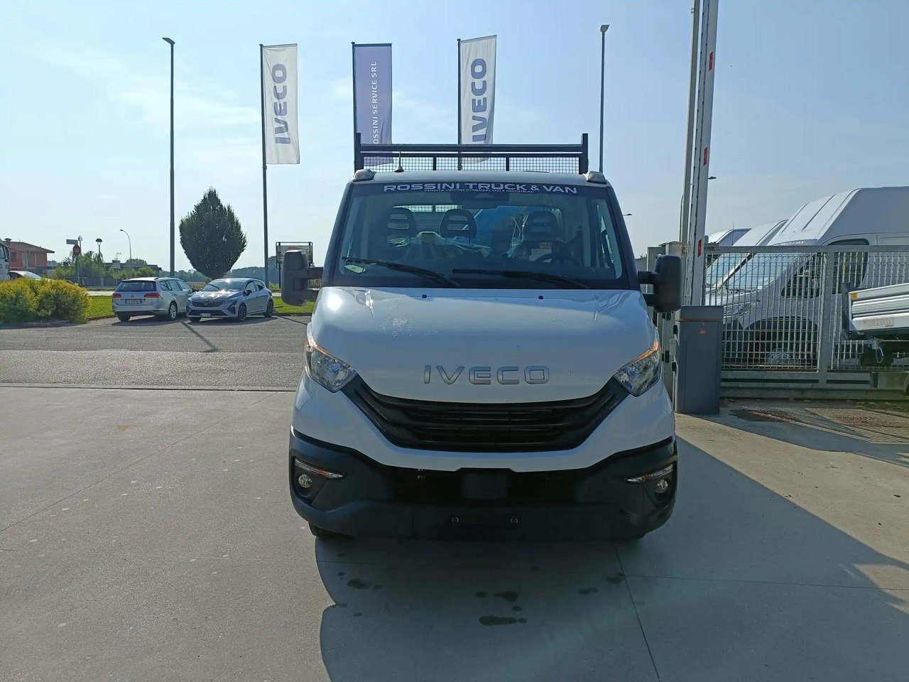 IVECO DAILY 60C18 RIBALTABILE CON GRU - Sklápěč: obrázek 1 IVECO DAILY 60C18 RIBALTABILE CON GRU - Sklápěč: obrázek 1