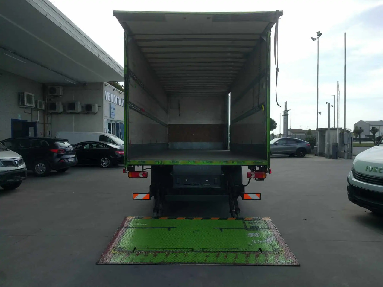 Skříňový nákladní auto IVECO EUROCARGO 120E18: obrázek 6