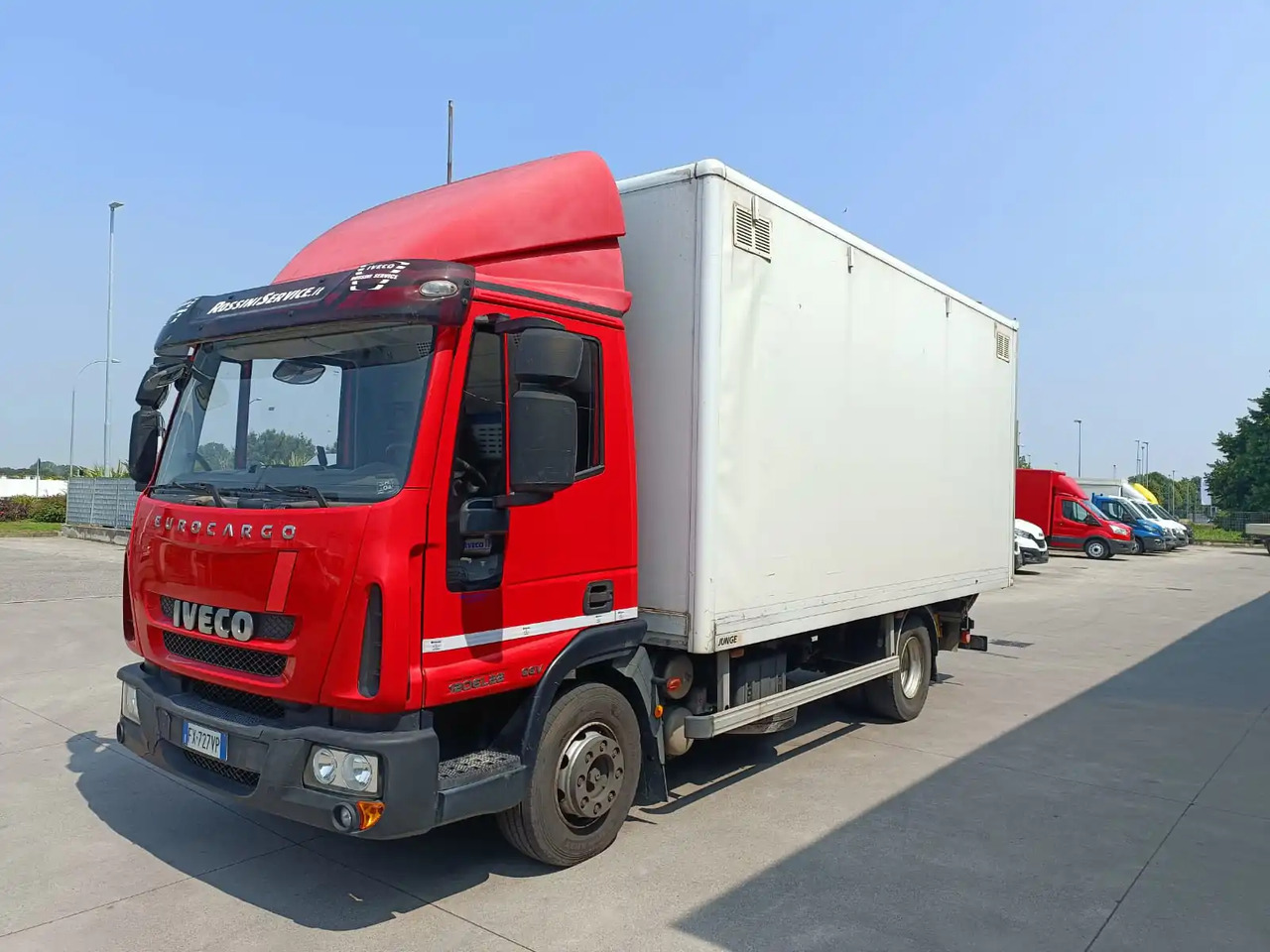 IVECO EUROCARGO 120EL22 - Skříňový nákladní auto: obrázek 3 IVECO EUROCARGO 120EL22 - Skříňový nákladní auto: obrázek 3