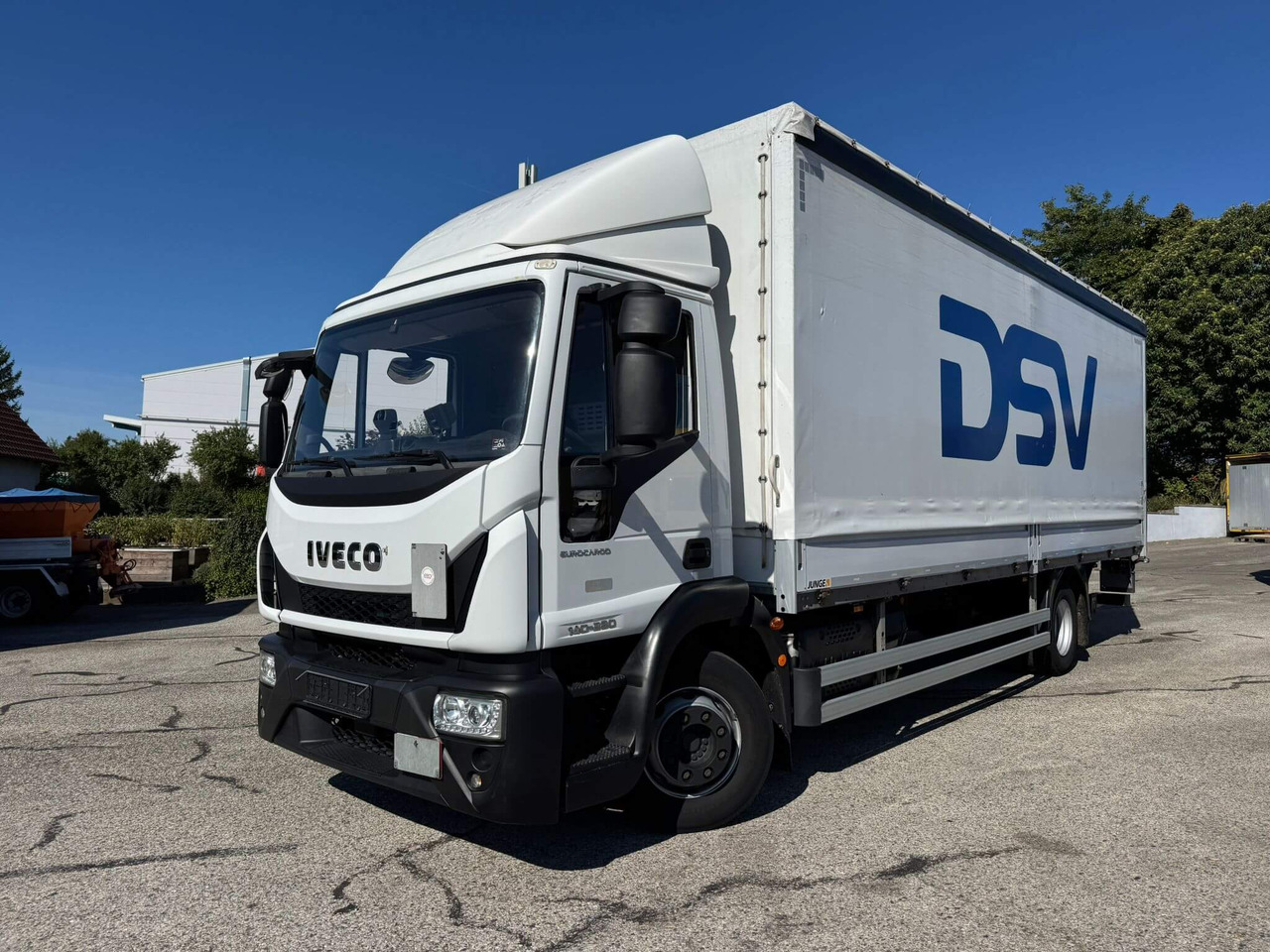 IVECO EUROCARGO 140E28P - Plachtový nákladní auto: obrázek 1 IVECO EUROCARGO 140E28P - Plachtový nákladní auto: obrázek 1