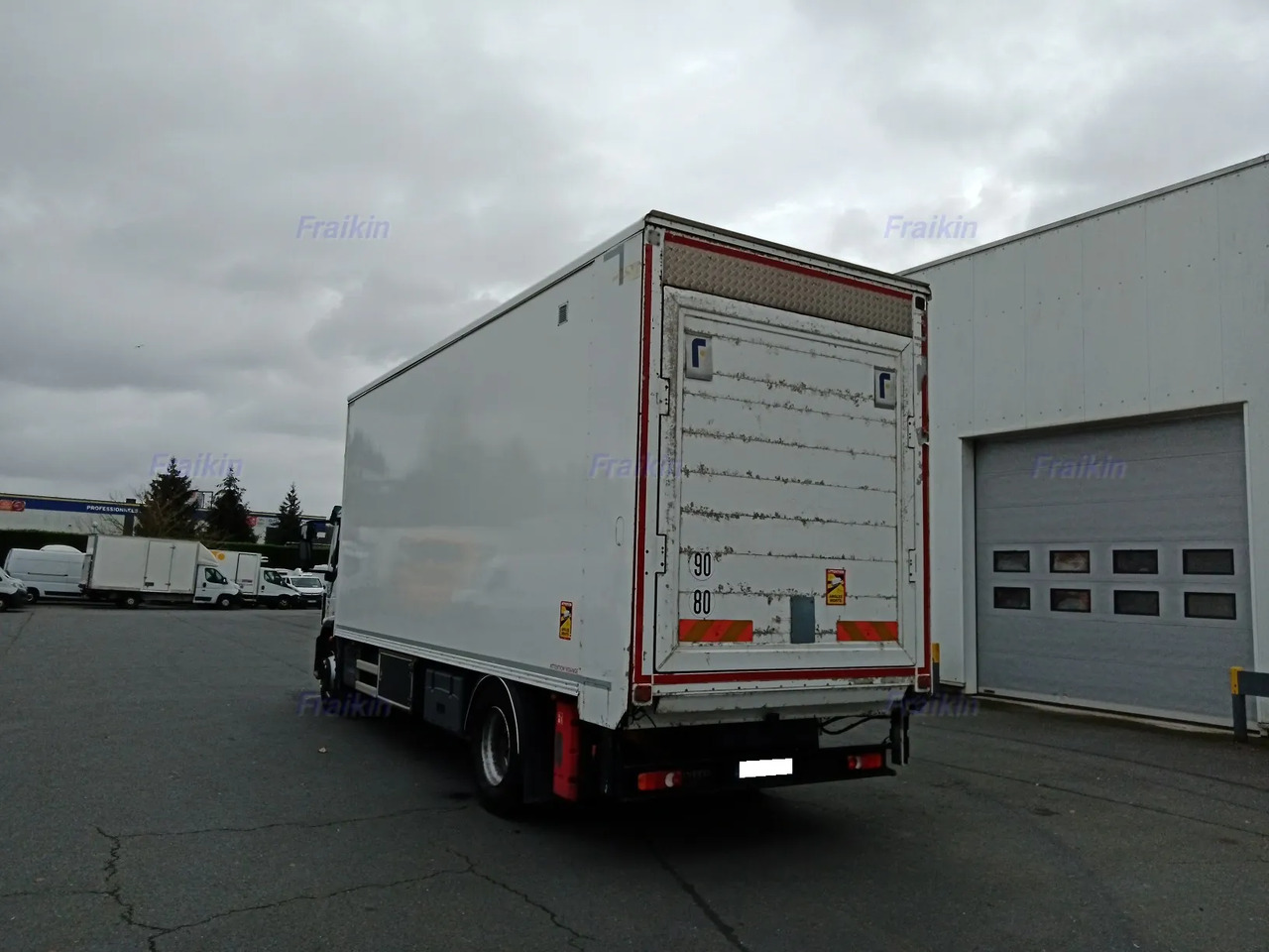 IVECO EUROCARGO 180EL32P EURO 6 - Skříňový nákladní auto: obrázek 2 IVECO EUROCARGO 180EL32P EURO 6 - Skříňový nákladní auto: obrázek 2