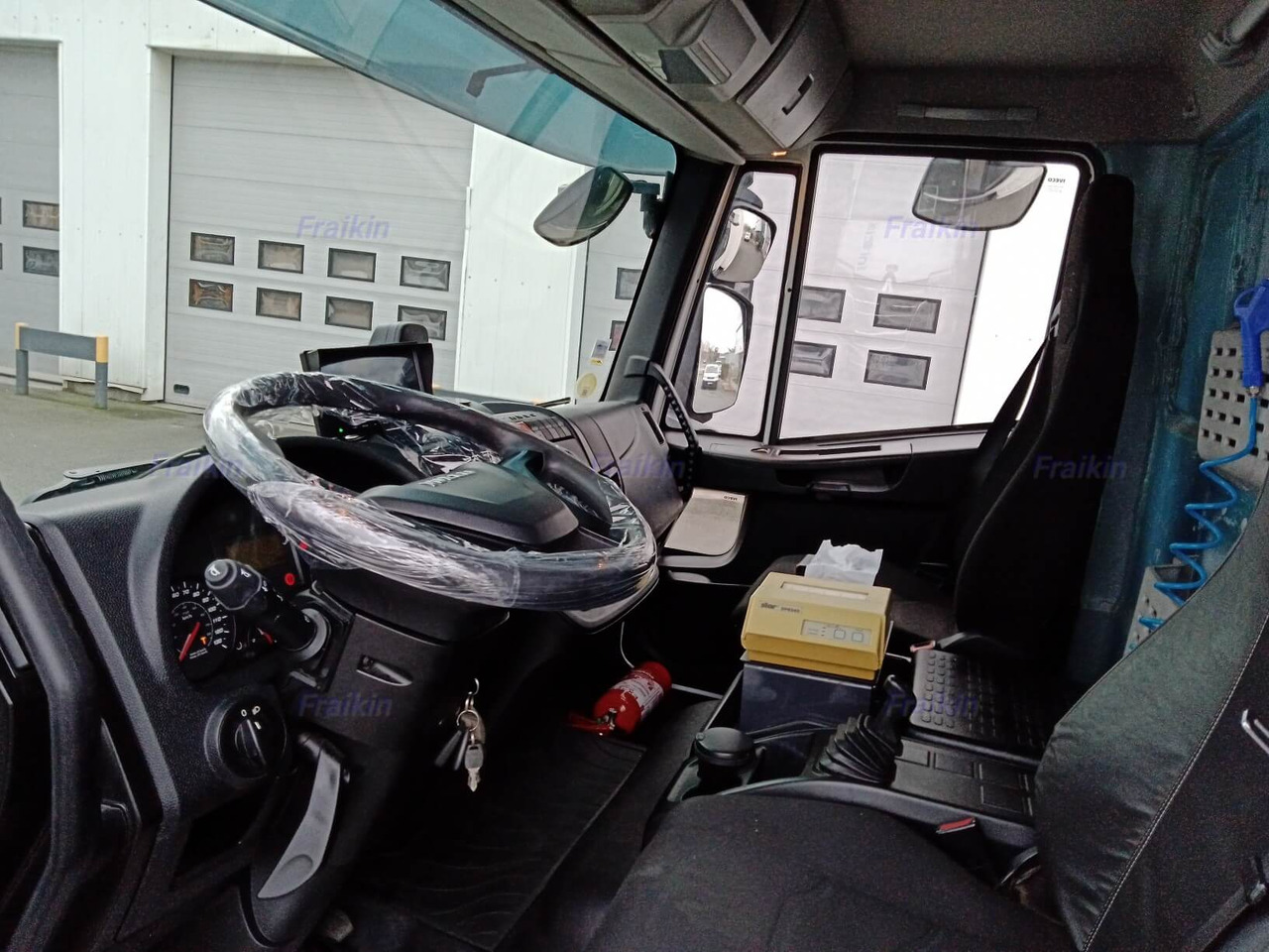 IVECO EUROCARGO 180EL32P EURO 6 - Skříňový nákladní auto: obrázek 3 IVECO EUROCARGO 180EL32P EURO 6 - Skříňový nákladní auto: obrázek 3