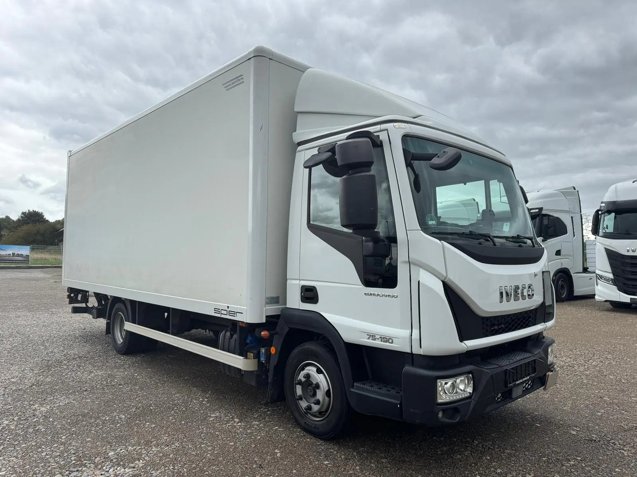 IVECO EUROCARGO 75E19P - Skříňový nákladní auto: obrázek 4 IVECO EUROCARGO 75E19P - Skříňový nákladní auto: obrázek 4