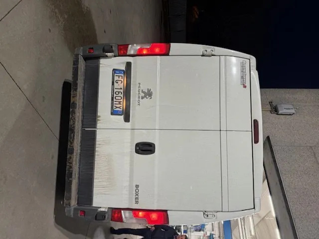 PEUGEOT BOXER FURGONE STANDARD - Furgon: obrázek 3 PEUGEOT BOXER FURGONE STANDARD - Furgon: obrázek 3