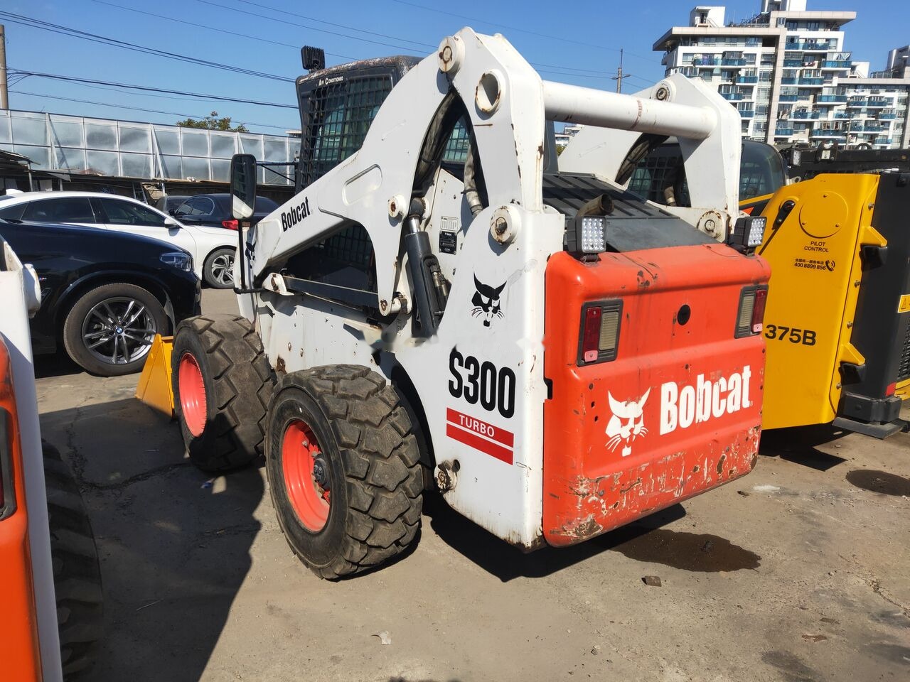 Bobcat S300 - Smykový nakladač: obrázek 1 Bobcat S300 - Smykový nakladač: obrázek 1