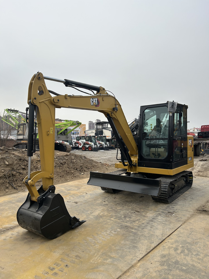 CATERPILLAR 305.5GC - Pásové rýpadlo: obrázek 3 CATERPILLAR 305.5GC - Pásové rýpadlo: obrázek 3