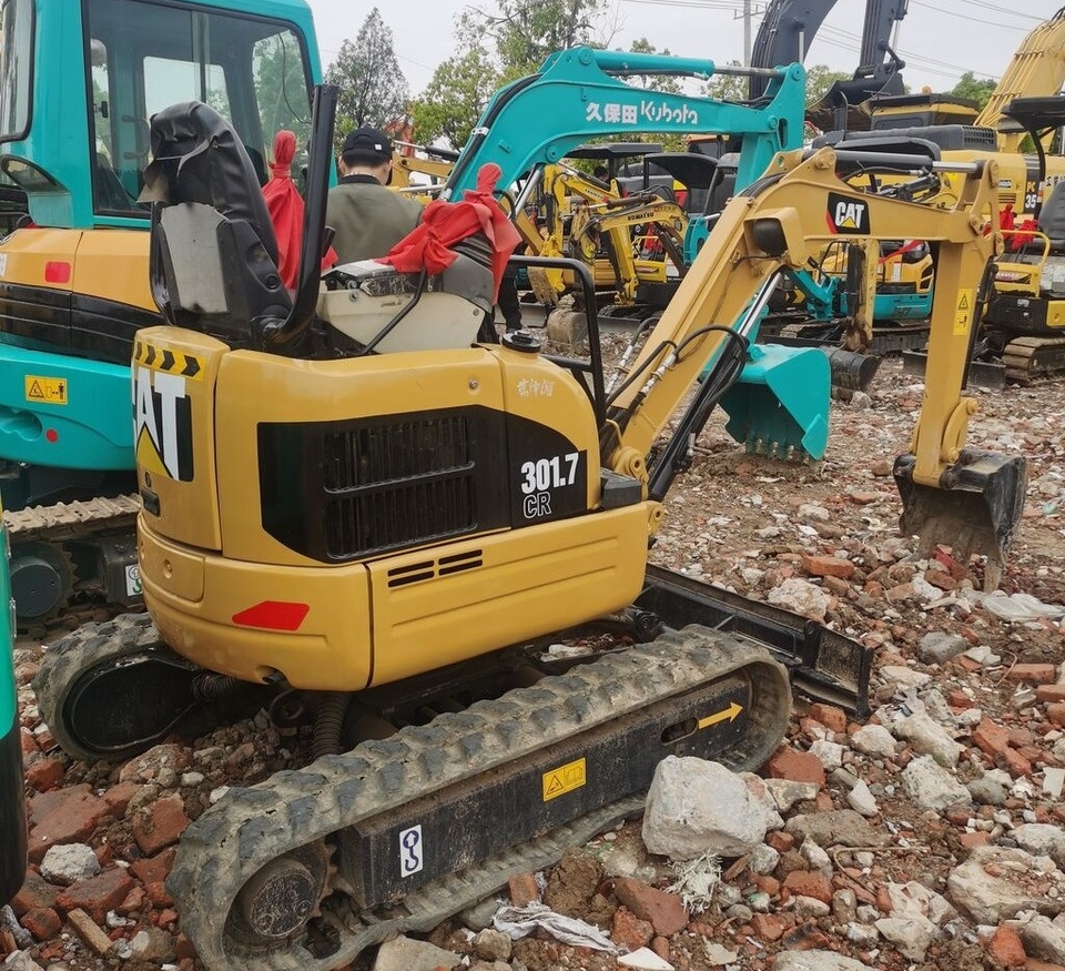 Caterpillar 301.7 - Mini rýpadlo: obrázek 5 Caterpillar 301.7 - Mini rýpadlo: obrázek 5