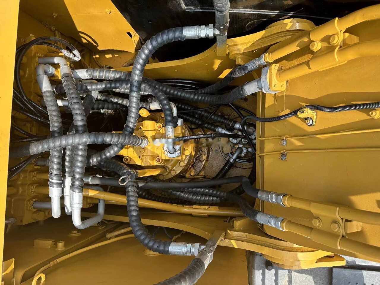 Caterpillar 320D - Pásové rýpadlo: obrázek 3 Caterpillar 320D - Pásové rýpadlo: obrázek 3