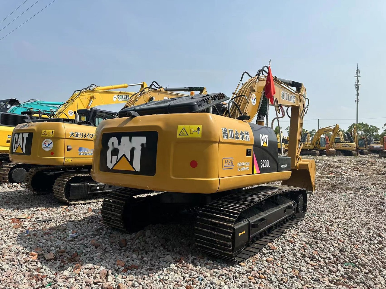 Caterpillar 320D2 - Pásové rýpadlo: obrázek 4 Caterpillar 320D2 - Pásové rýpadlo: obrázek 4