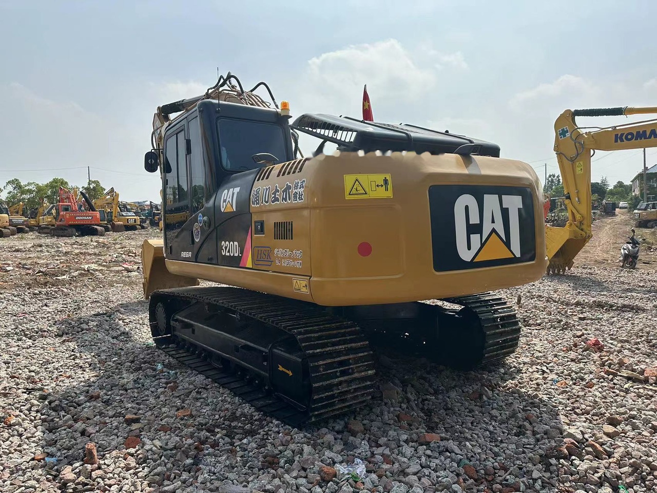 Caterpillar 320D2 - Pásové rýpadlo: obrázek 1 Caterpillar 320D2 - Pásové rýpadlo: obrázek 1