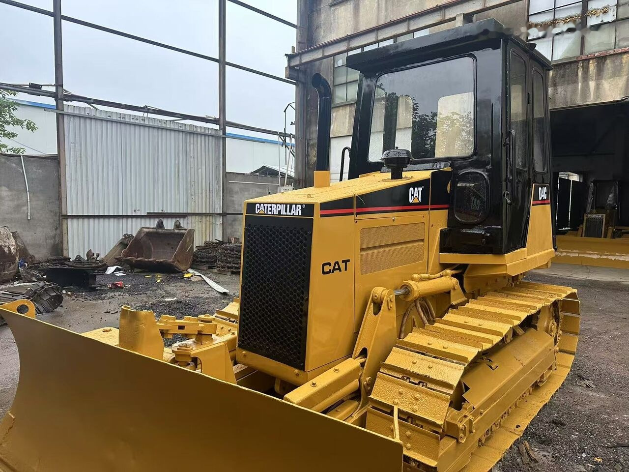 Caterpillar D4C - Buldozer: obrázek 3 Caterpillar D4C - Buldozer: obrázek 3