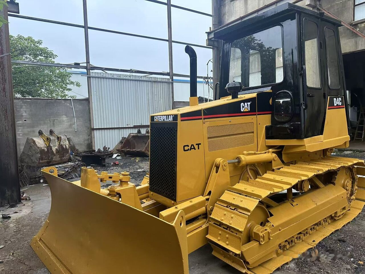 Caterpillar D4C - Buldozer: obrázek 5 Caterpillar D4C - Buldozer: obrázek 5