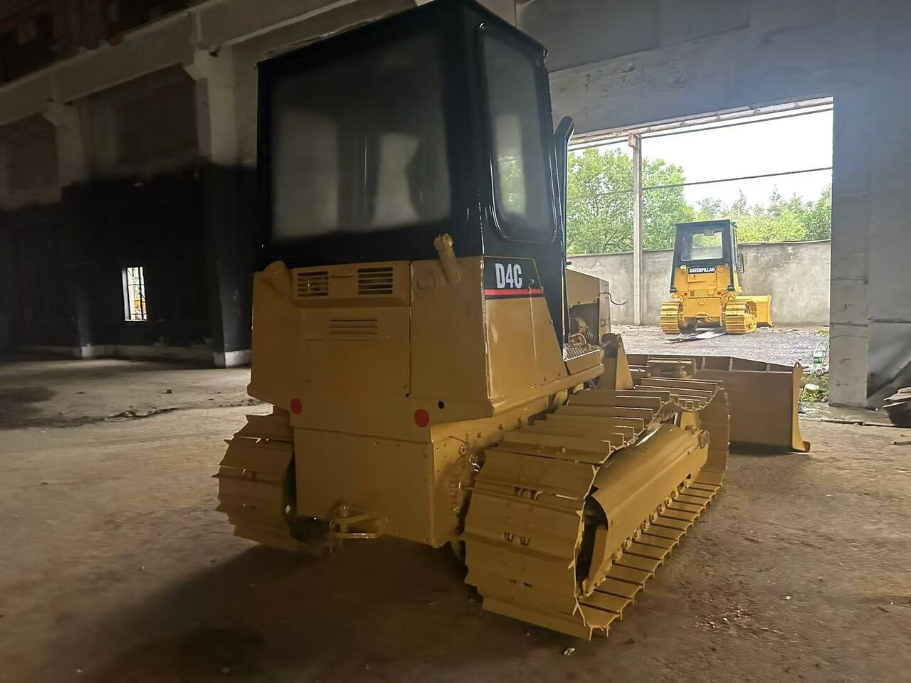 Caterpillar D4C - Buldozer: obrázek 3 Caterpillar D4C - Buldozer: obrázek 3